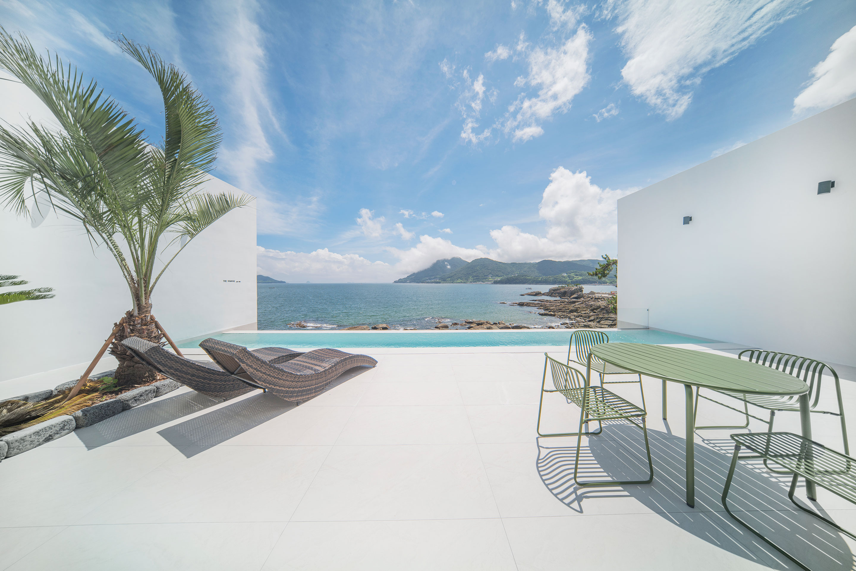 레드콩풀빌라의103